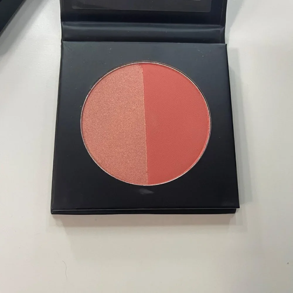 Araceli Beauty BNIB Peach Las Flores Split Pan Blush in Dahlia & Laelia